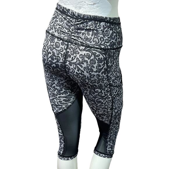 Lululemon Outrun High-Rise Crop Leggings Cinder Lace Black White Mesh Size 6 - Picture 4 of 16
